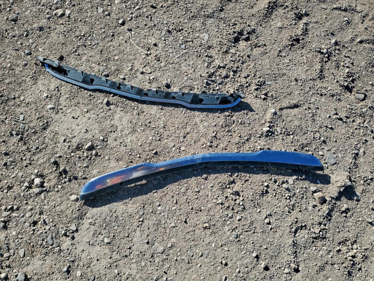 Chrysler Minivan Touring Image 9