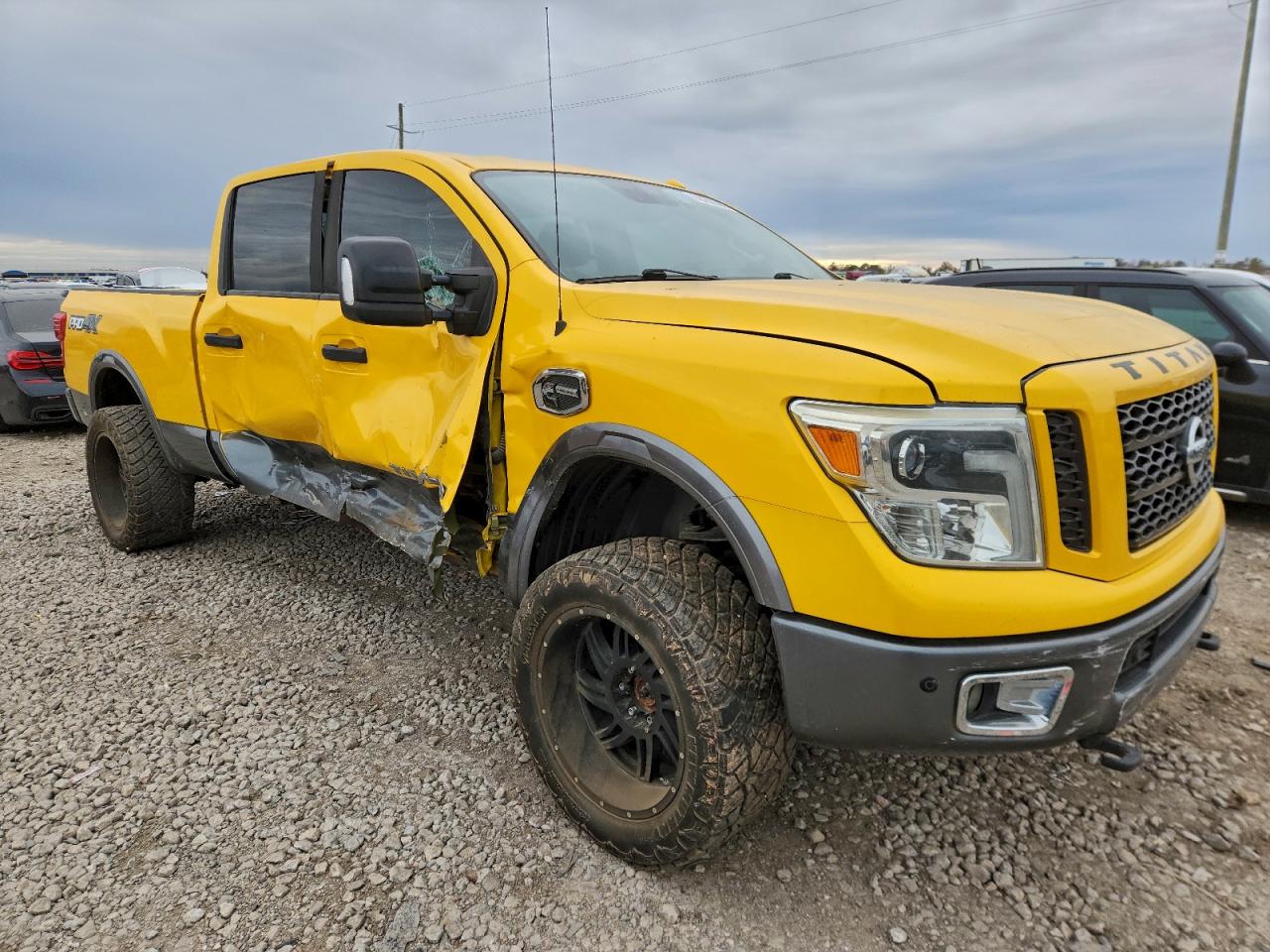 Nissan Titan Sl Image 7