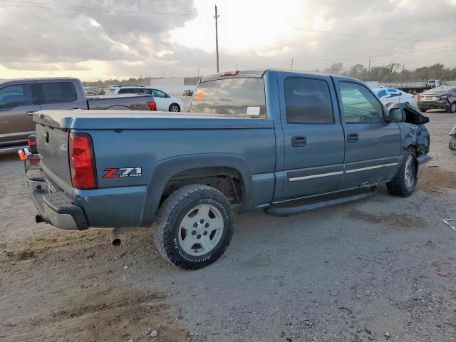 Chevrolet Silverado K1500 Image 3