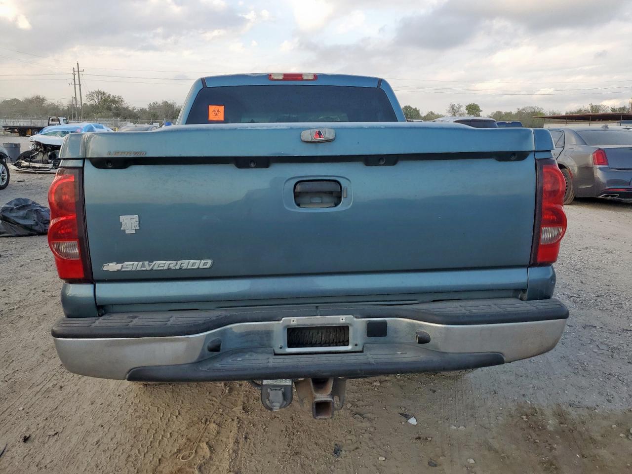 Chevrolet Silverado K1500 Image 4