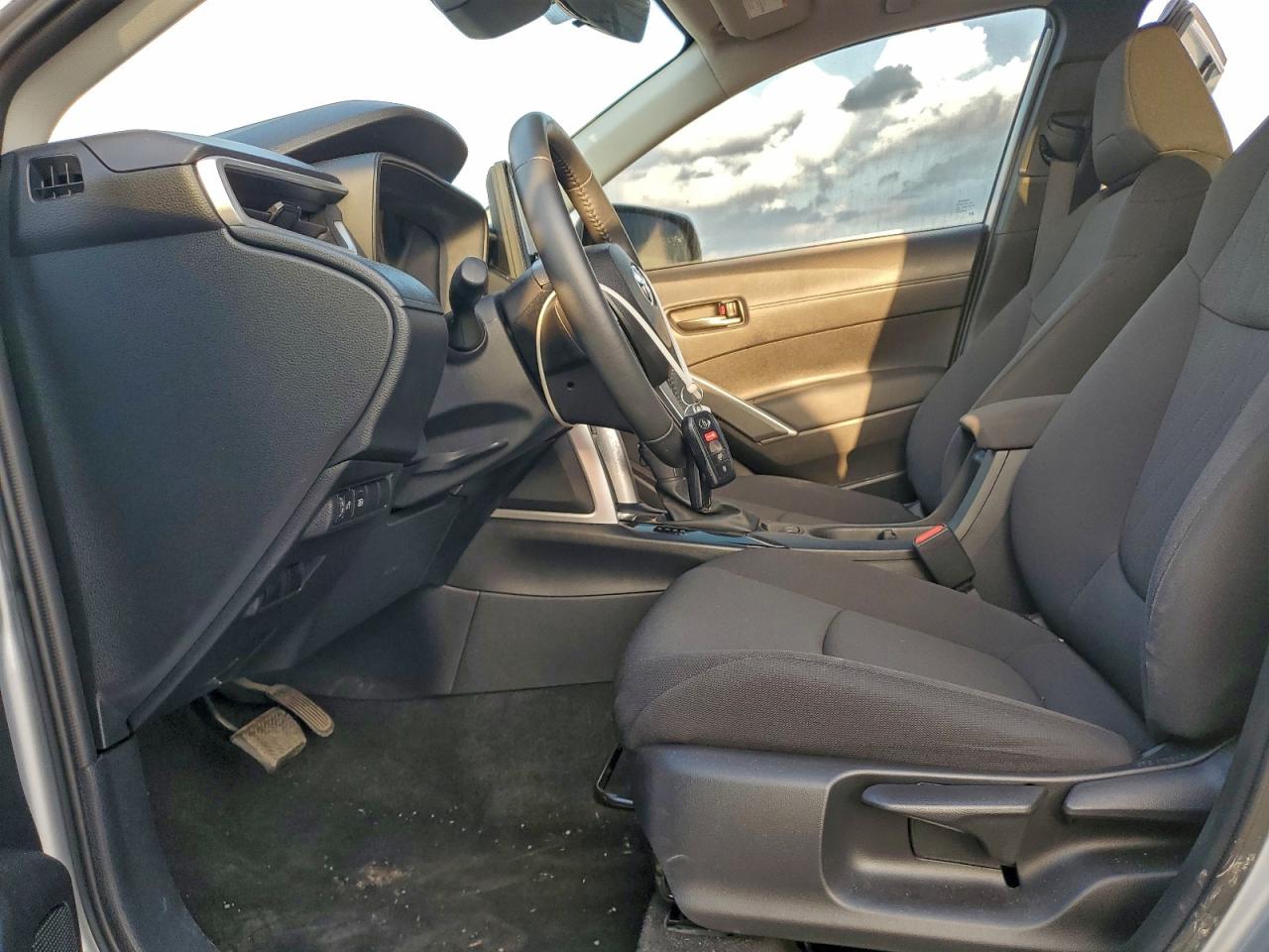 Toyota Corolla Le Image 7