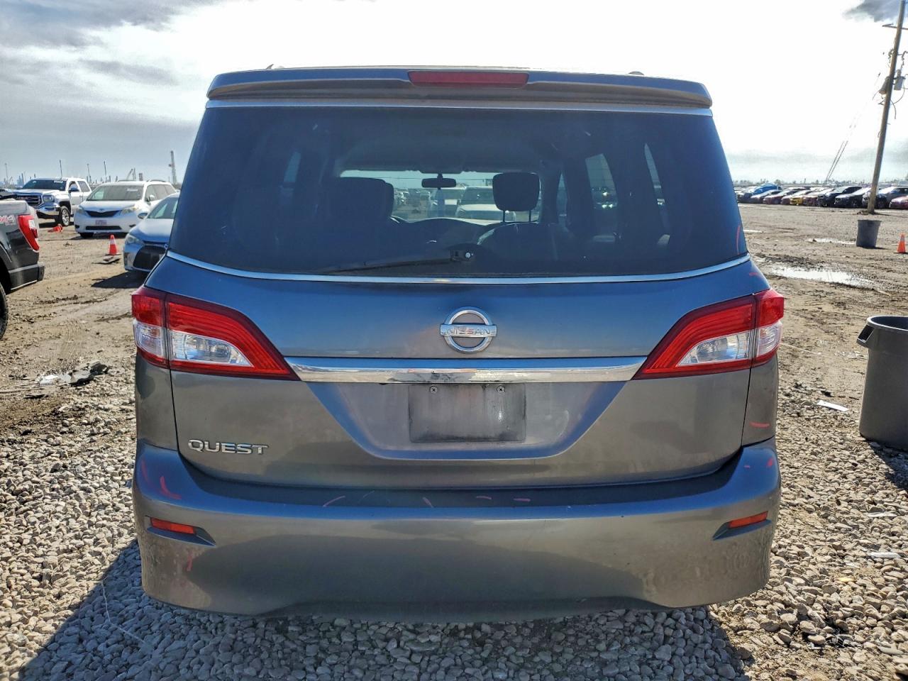 Nissan Quest S Image 12