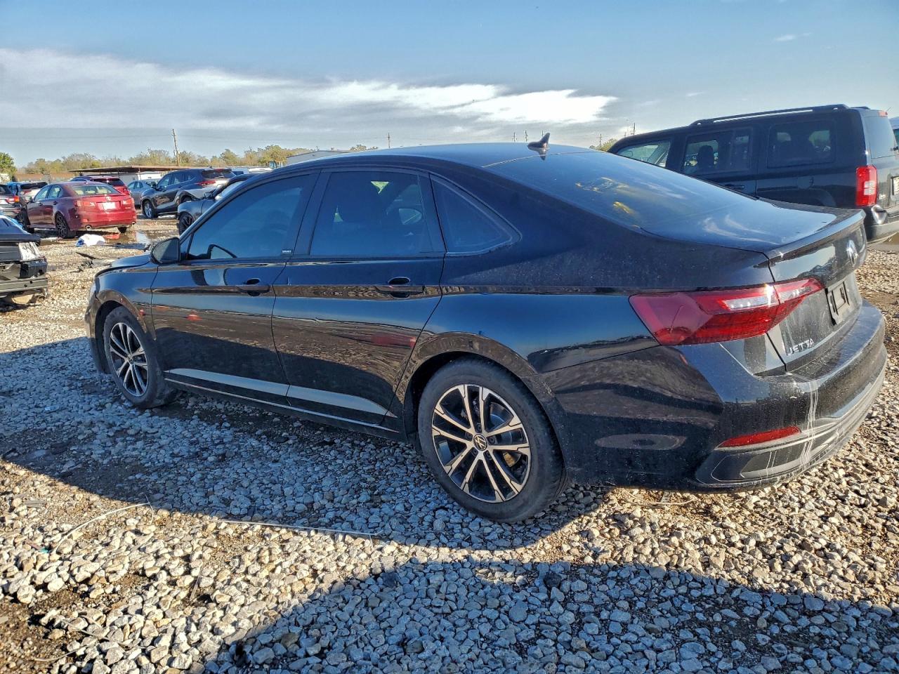 Volkswagen Jetta Sport Image 2