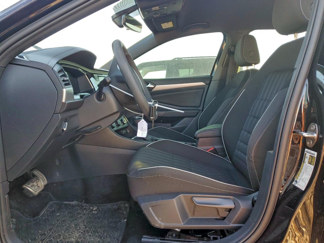 Volkswagen Jetta Sport Image 8