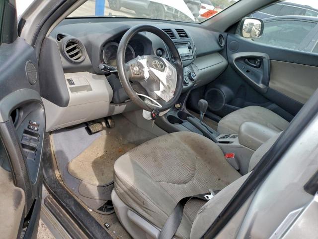 Toyota RAV4 Image 12