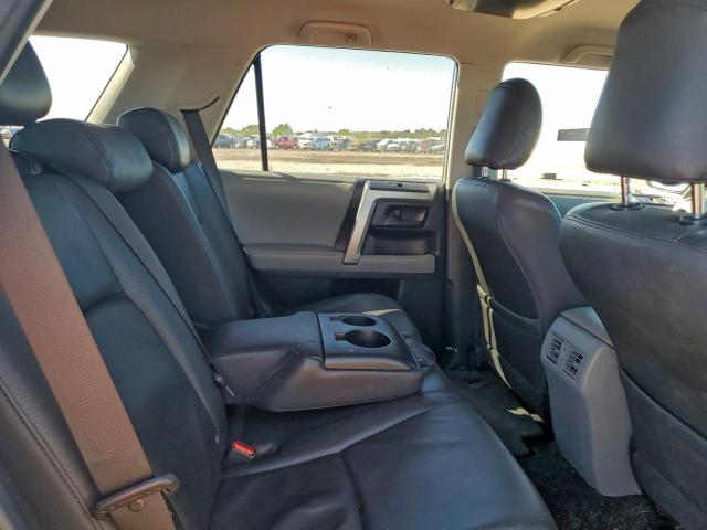 Toyota 4Runner Sr5 Image 8