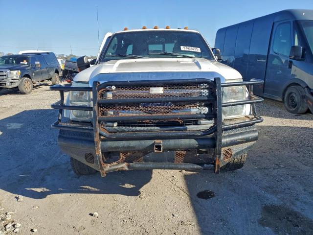 Ford F-350 Super Duty Image 2