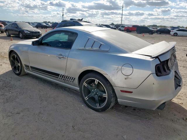 Ford Mustang Image 9