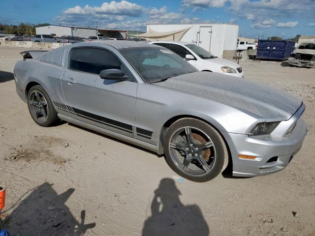 Ford Mustang Image 2
