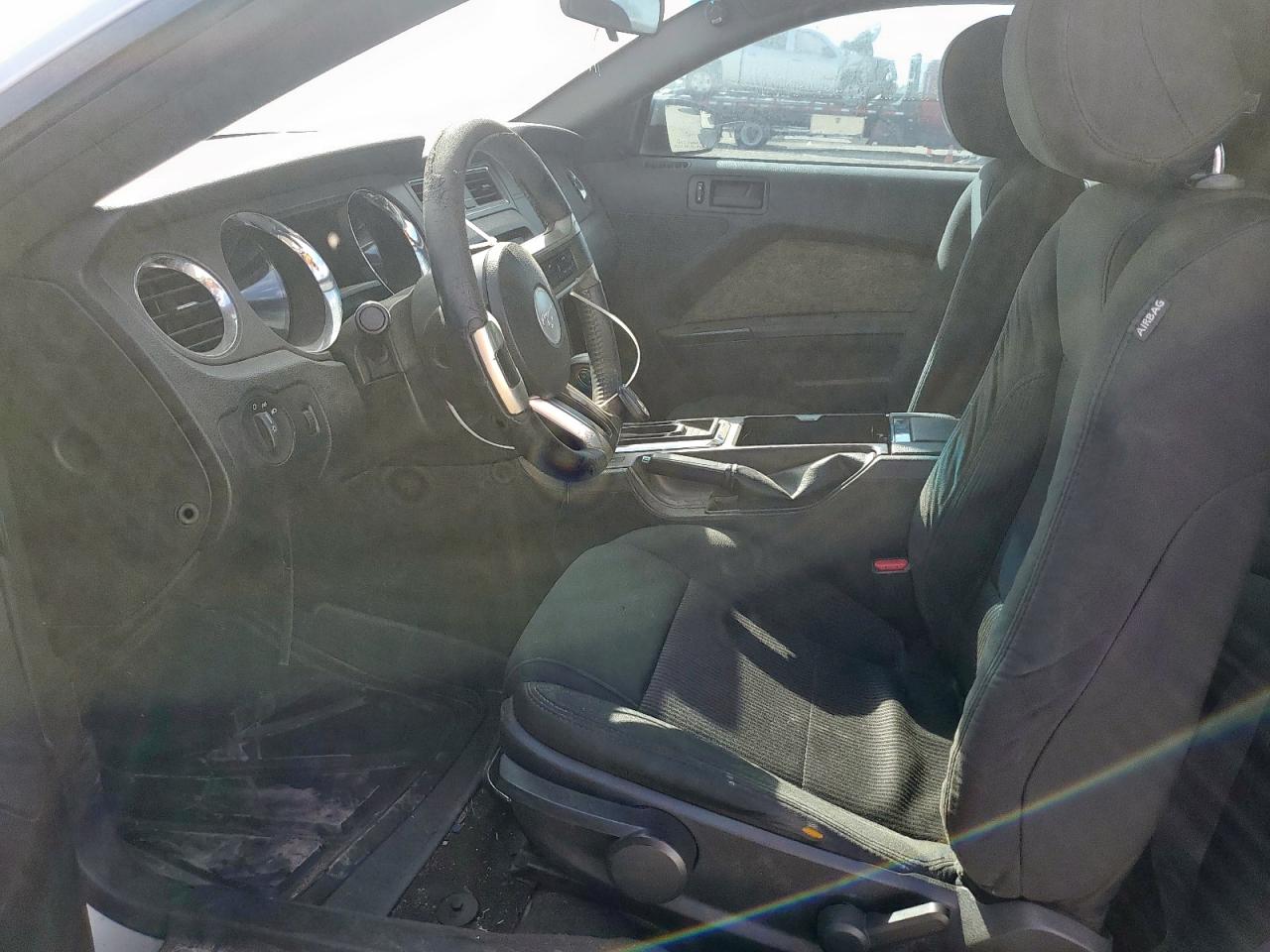 Ford Mustang Image 3