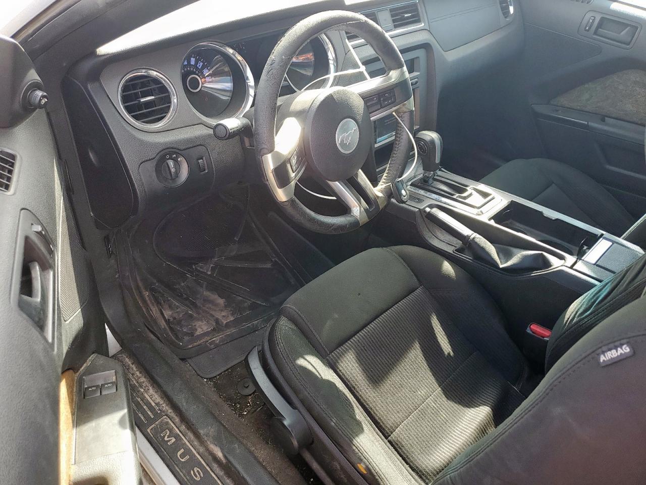 Ford Mustang Image 4