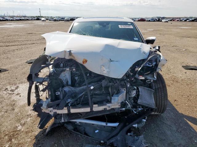 Porsche Cayenne Image 6