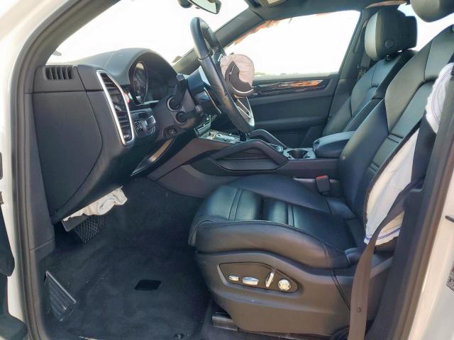 Porsche Cayenne Image 2