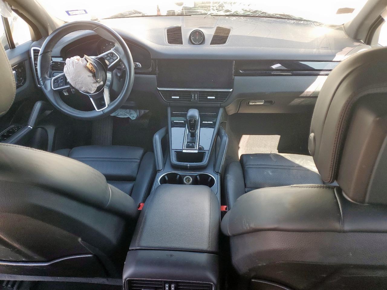 Porsche Cayenne Image 8