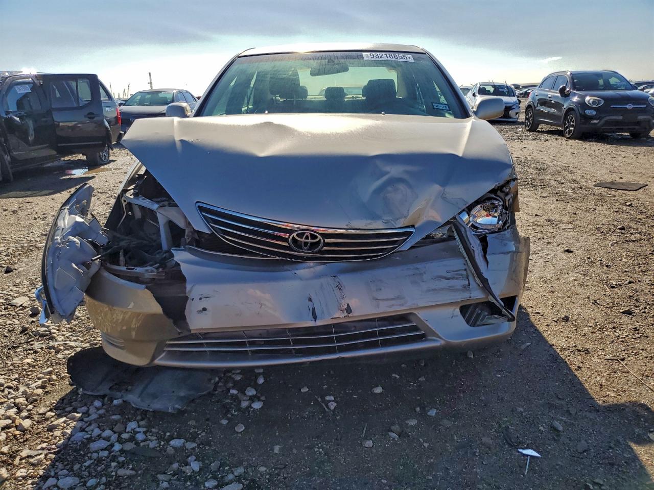 Toyota Camry Le Image 10