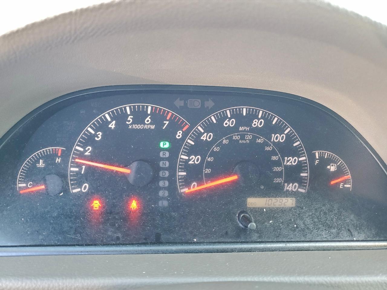 Toyota Camry Le Image 7