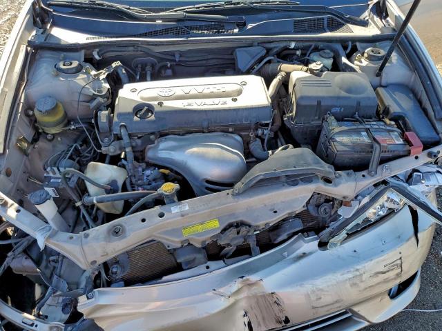 Toyota Camry Le Image 11