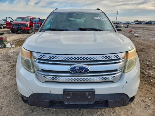 Ford Explorer Xlt Image 9