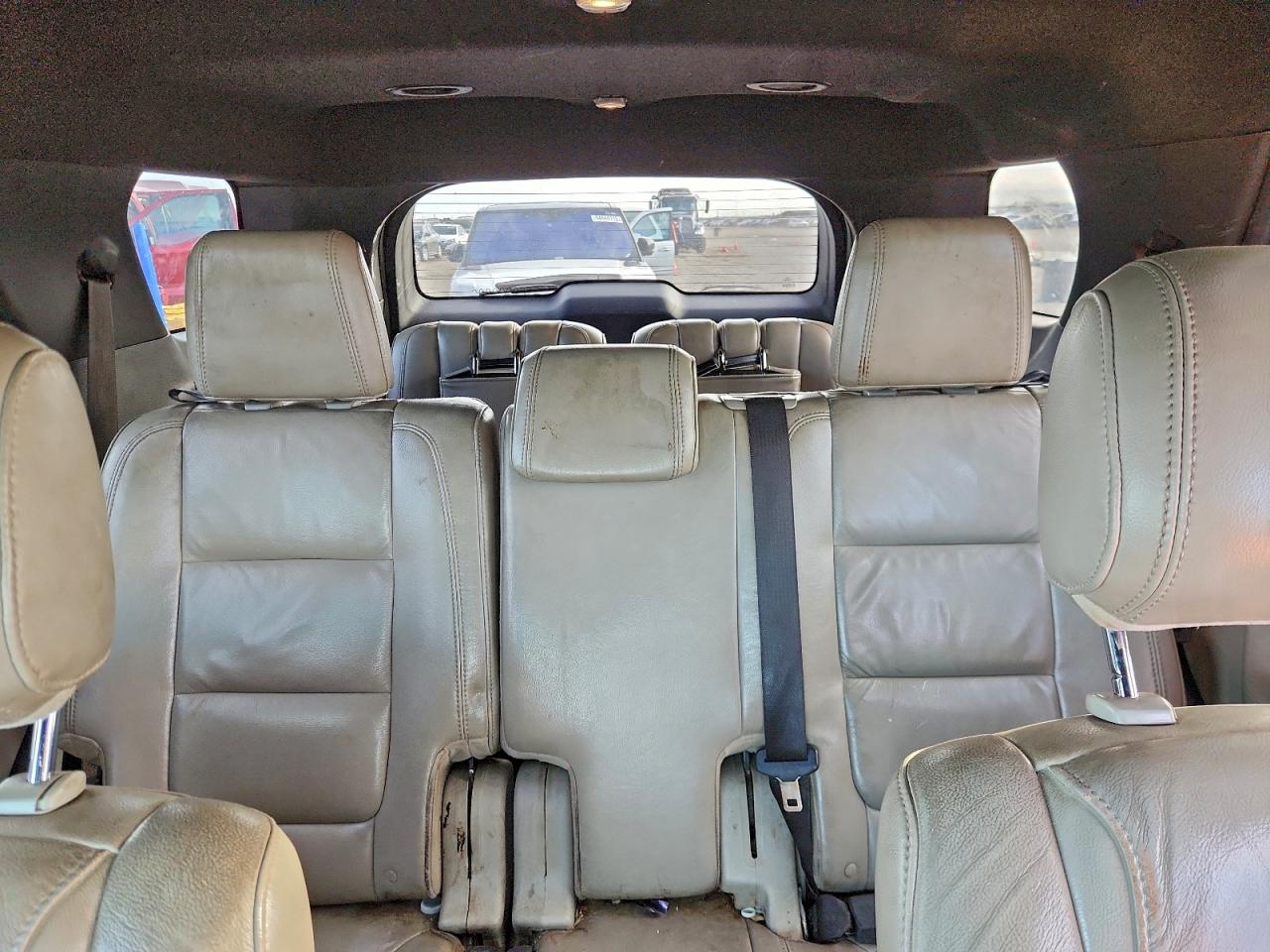 Ford Explorer Xlt Image 11