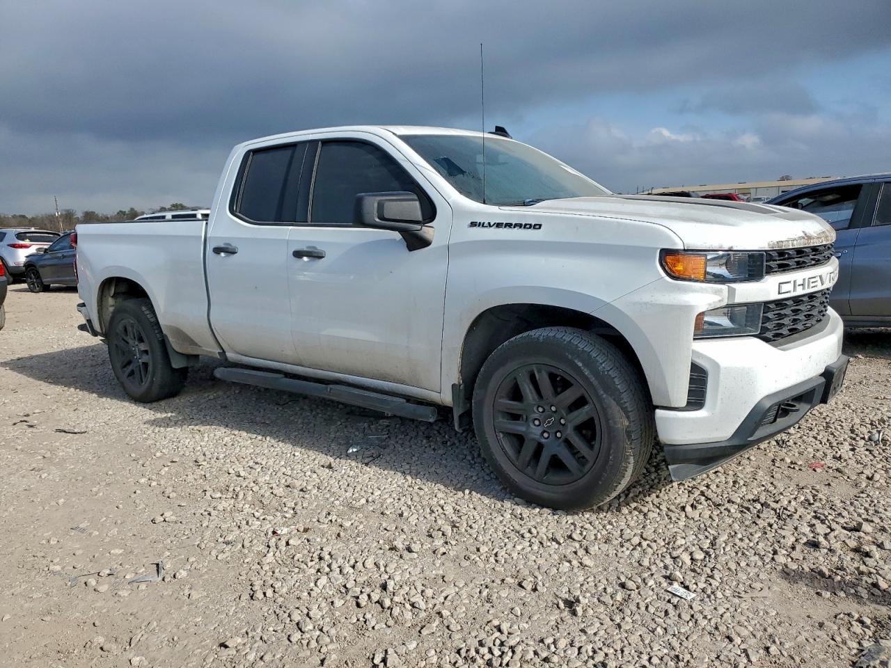 Chevrolet Silverado C1500 Custom Image 10