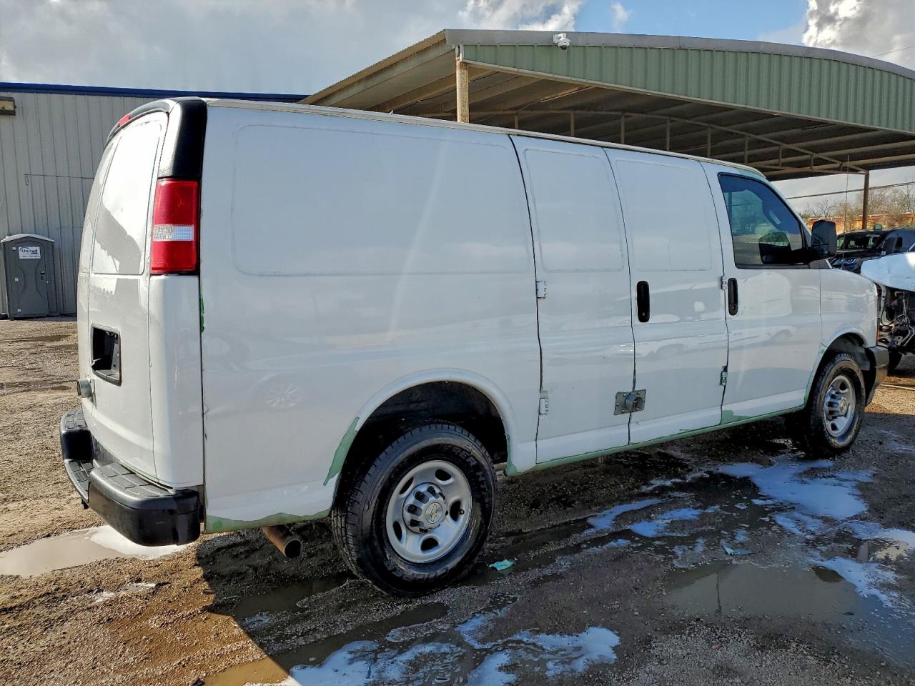 Chevrolet Express Image 4