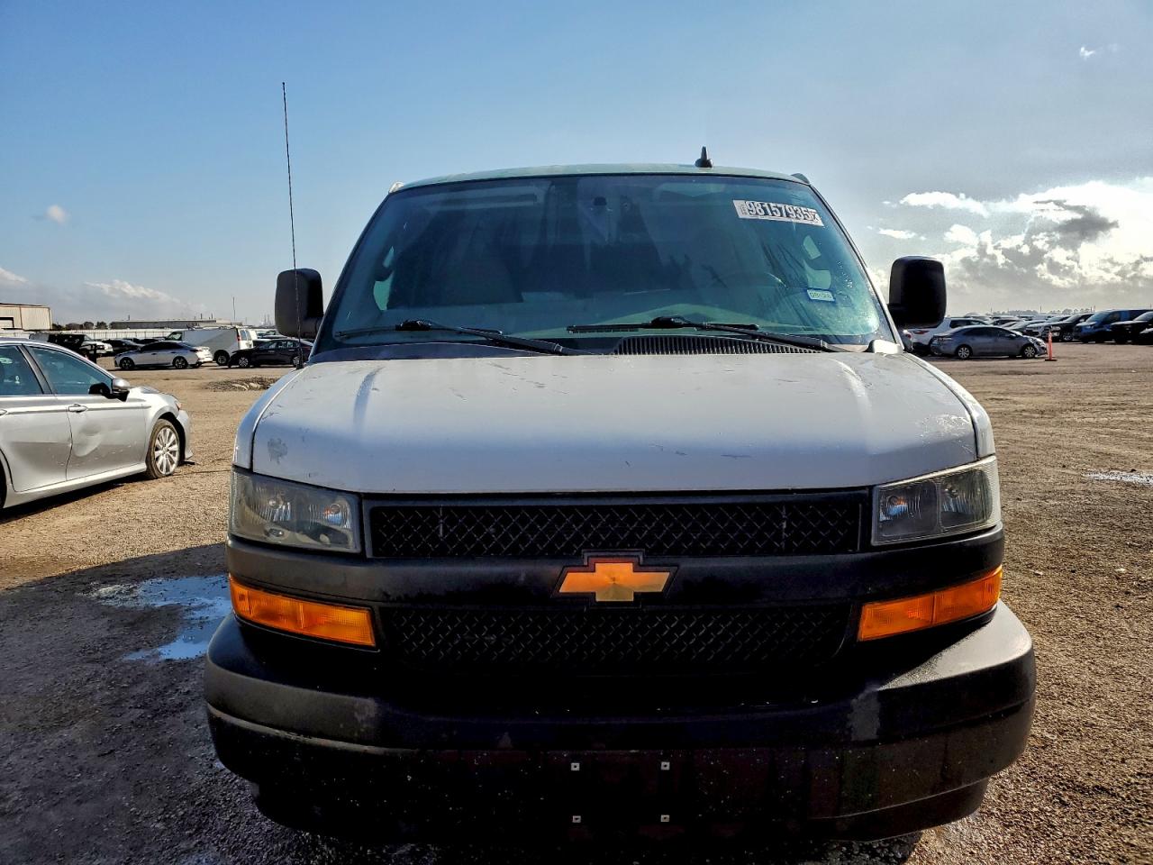 Chevrolet Express Image 11
