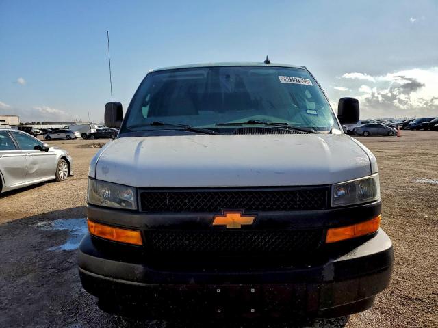 Chevrolet Express Image 11