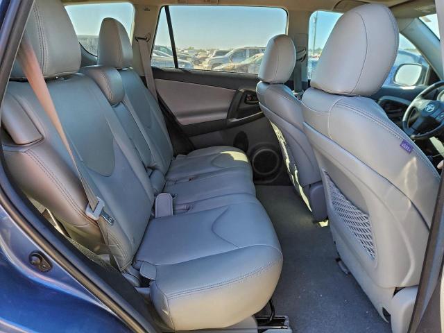 Toyota RAV4 Image 10