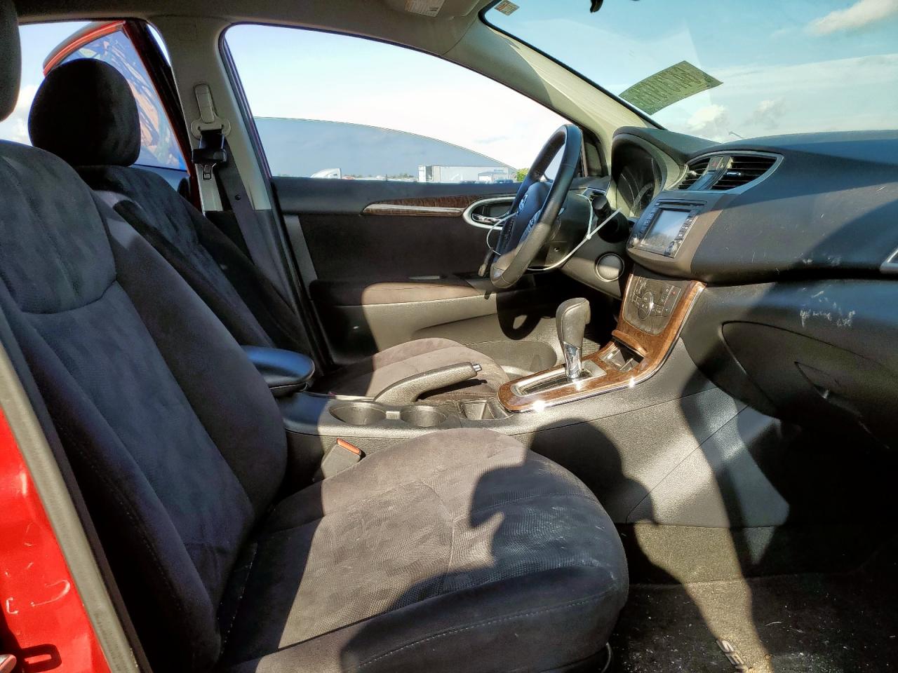 Nissan Sentra S Image 5