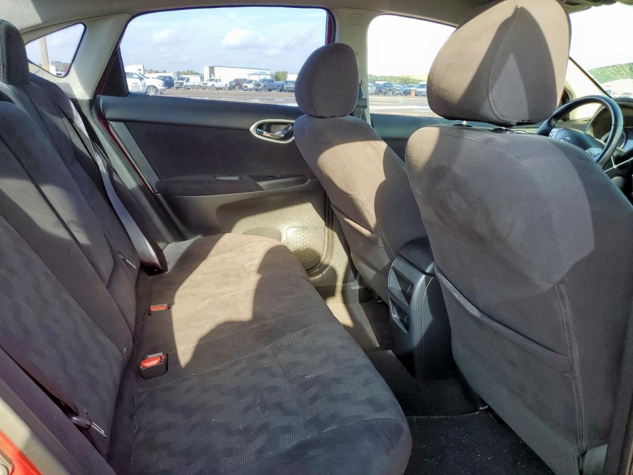 Nissan Sentra S Image 3