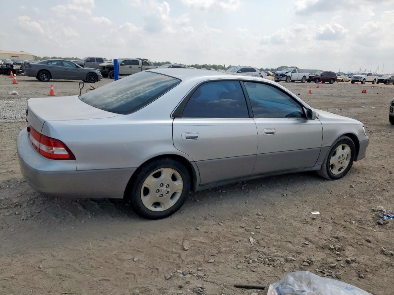 Lexus Es 300 Image 10