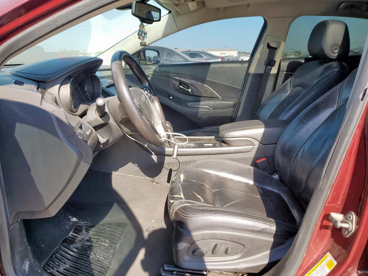 Buick LaCrosse Image 11