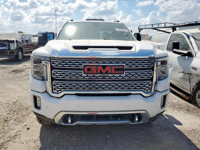 GMC Sierra K2500 Denali Image 2
