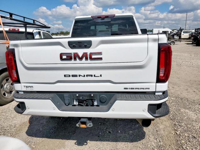 GMC Sierra K2500 Denali Image 5