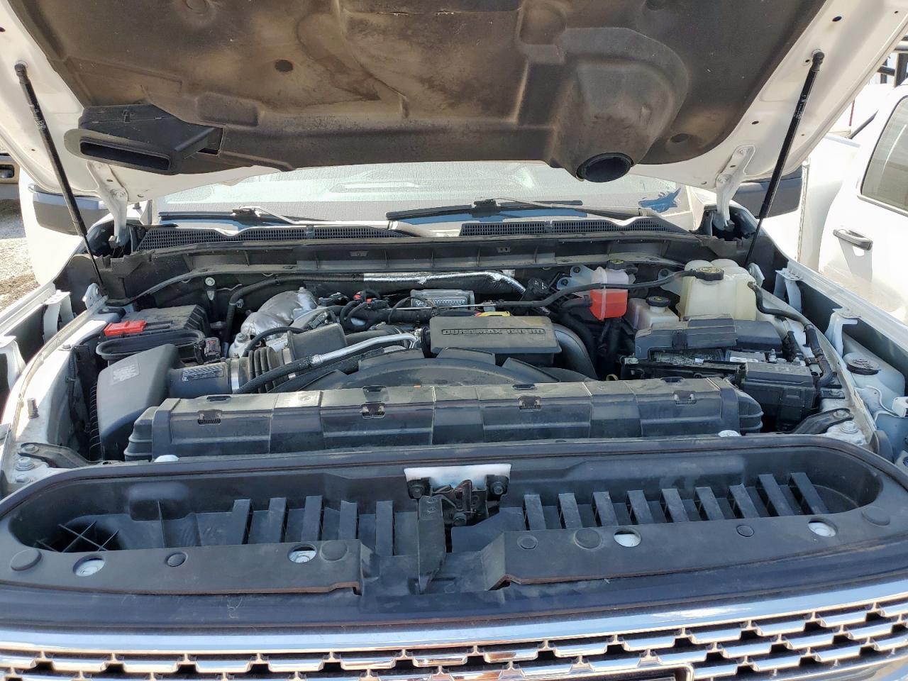 GMC Sierra K2500 Denali Image 6