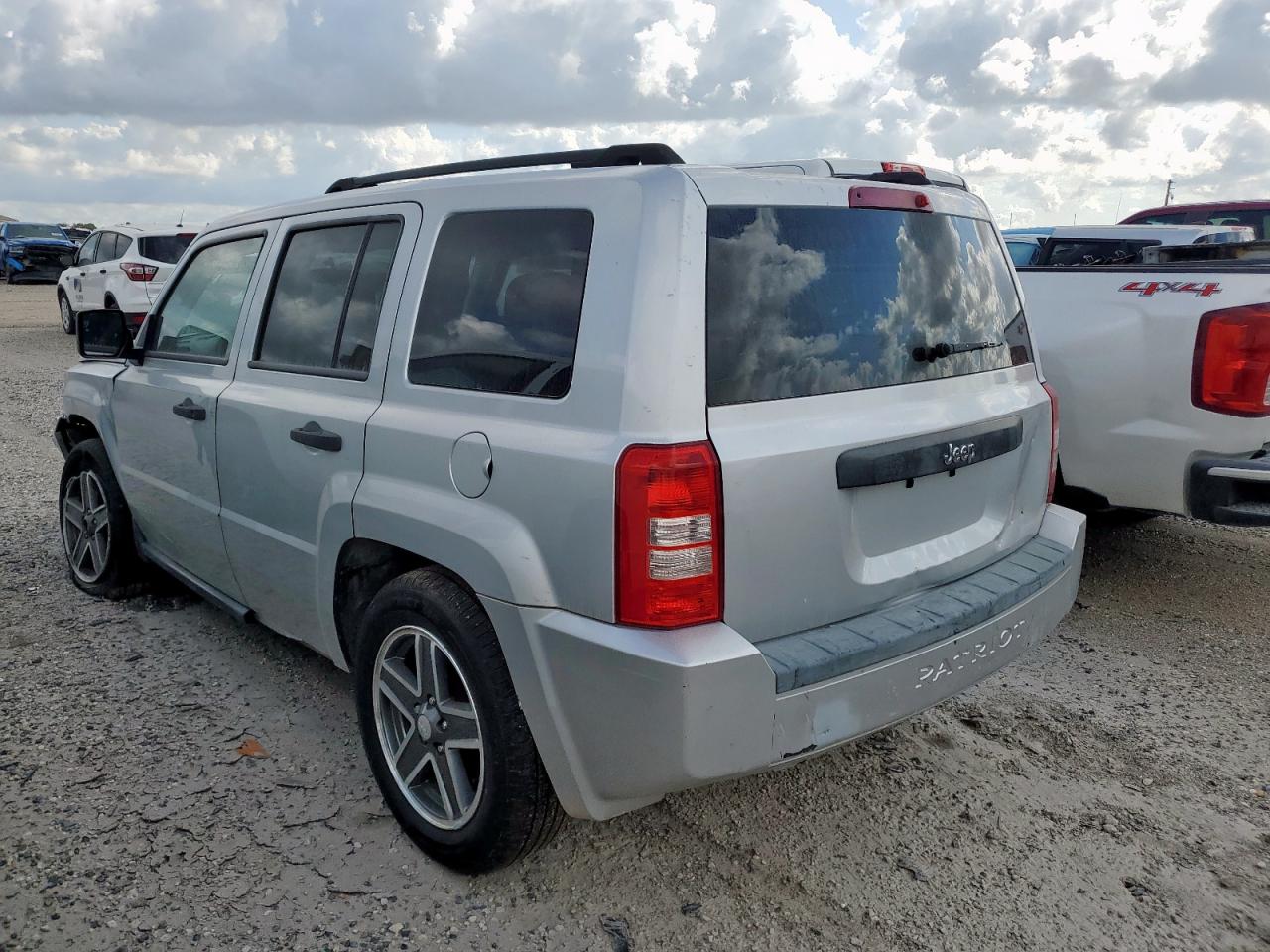 Jeep Patriot Sport Image 10