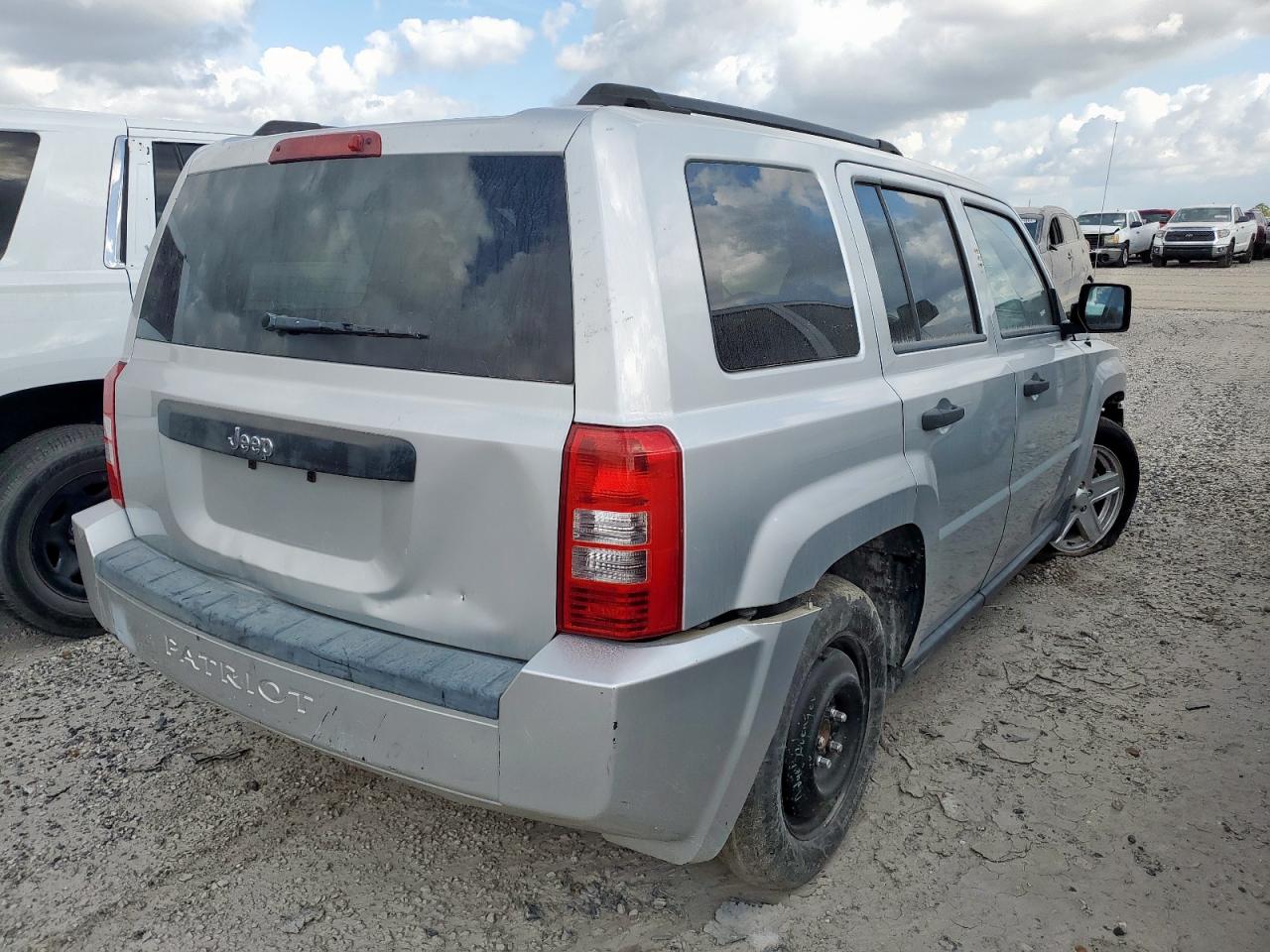 Jeep Patriot Sport Image 2