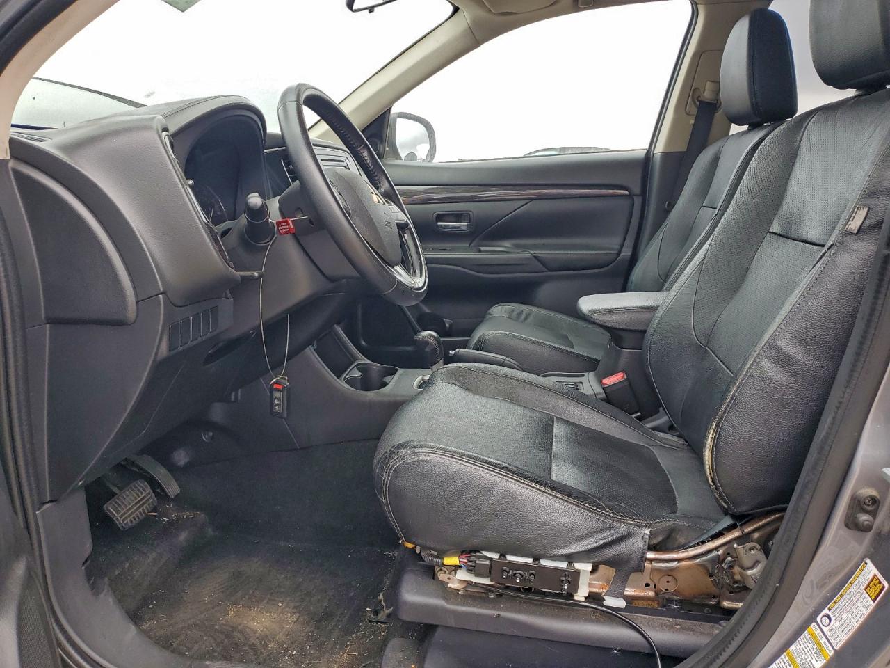 Mitsubishi Outlander Se Image 12