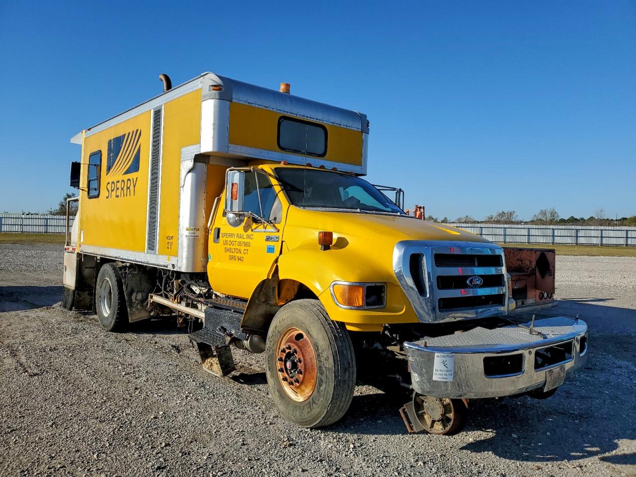 Ford F-750 Super Duty Image 1