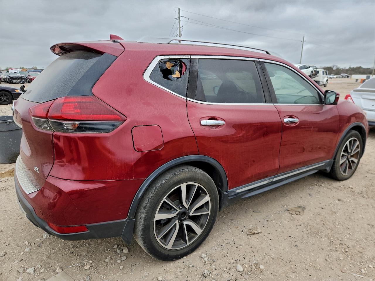Nissan Rogue S Image 3
