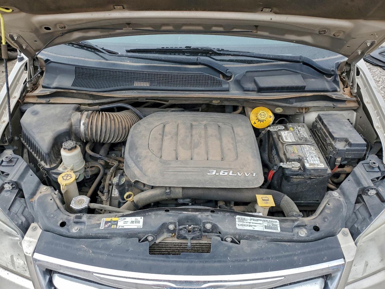 Chrysler Minivan Touring Image 10