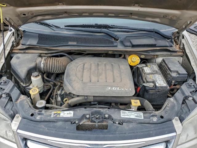 Chrysler Minivan Touring Image 10