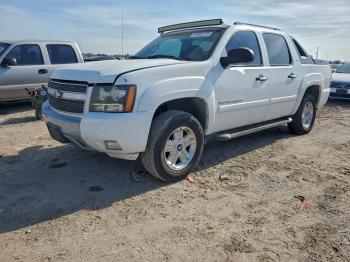  Salvage Chevrolet Avalanche