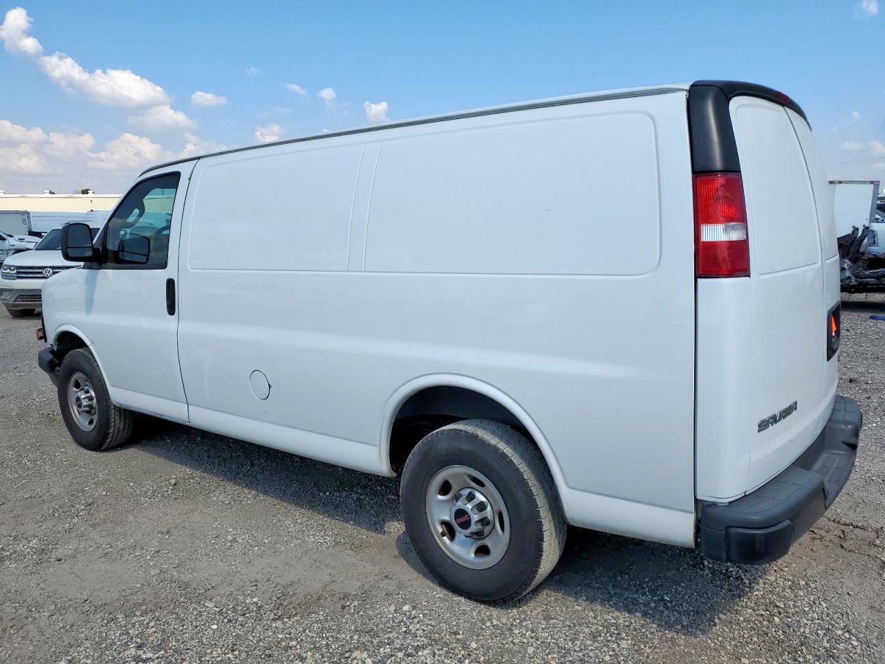 GMC Savana G2500 Image 12