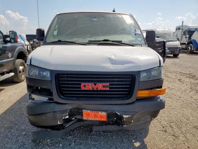 GMC Savana G2500 Image 3