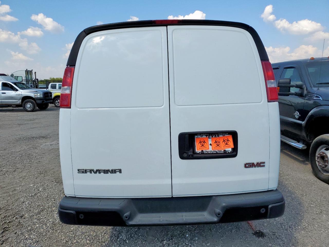 GMC Savana G2500 Image 4