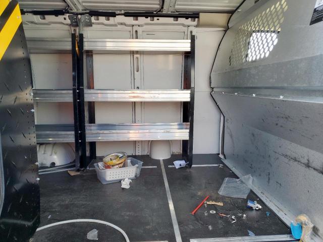 GMC Savana G2500 Image 7