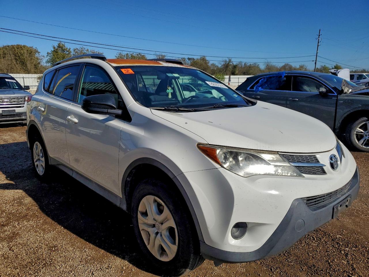 Toyota RAV4 Le Image 4