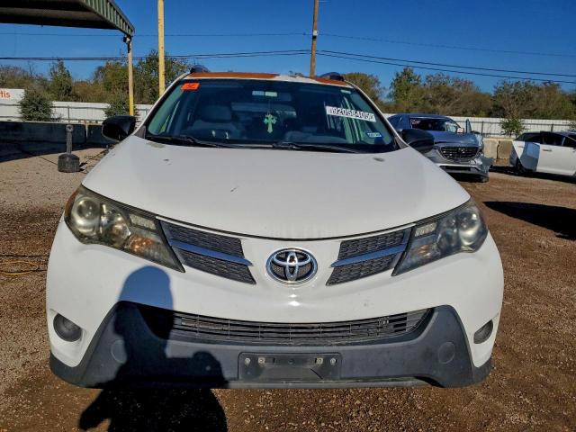 Toyota RAV4 Le Image 3