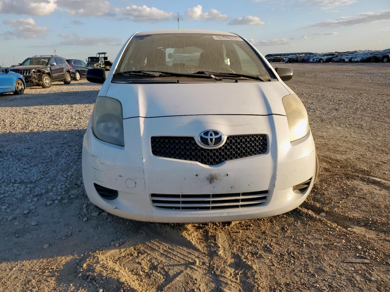 Toyota Yaris Image 2